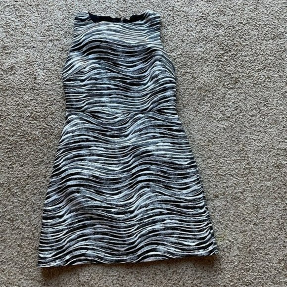 Nwt Alice & Olivia mini dress size 6 - Picture 4 of 6